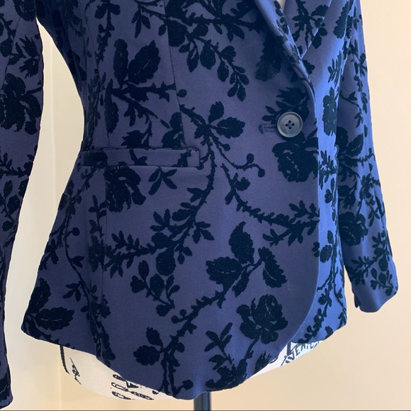 OLD NAVY CROPPED BLAZER NAVY BLACK VELVET FLORAL - Picture 5 of 13